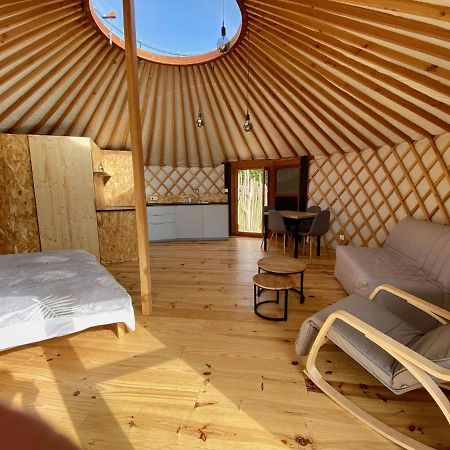 Yourte 2-4 Personnes Avec Spa Saint-Laurent-de-Lévézou Екстериор снимка